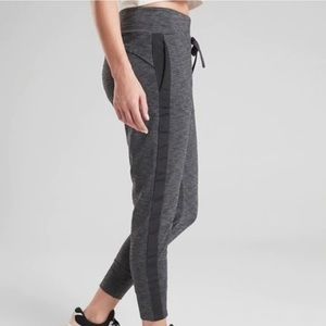 HP💖 Athleta Metro Downtown Ankle Pant Joggers
